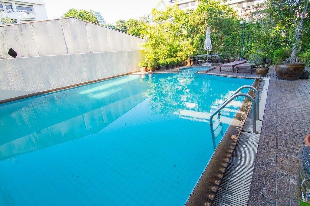 Antique Palace Apartment Bangkok Eksteriør bilde