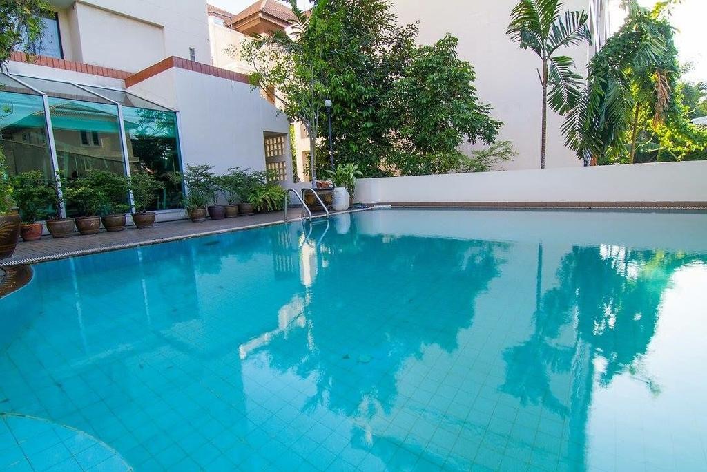 Antique Palace Apartment Bangkok Eksteriør bilde